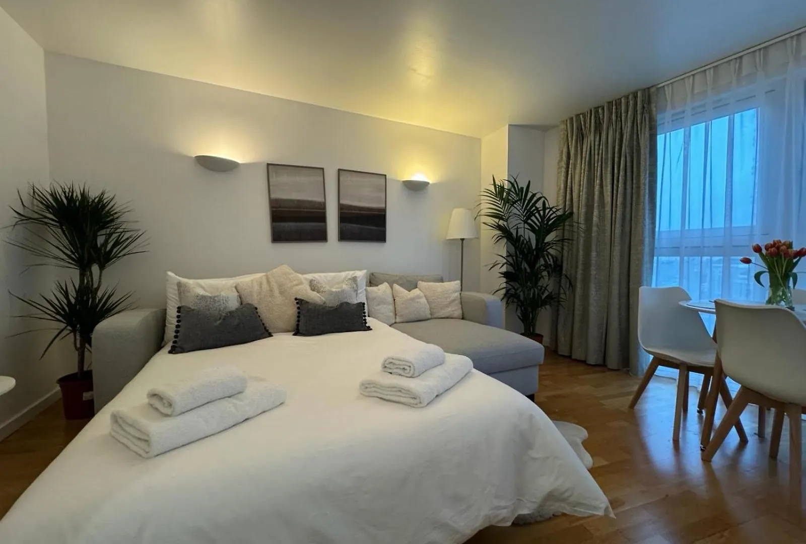 Luxury Apartment In Canary Wharf London