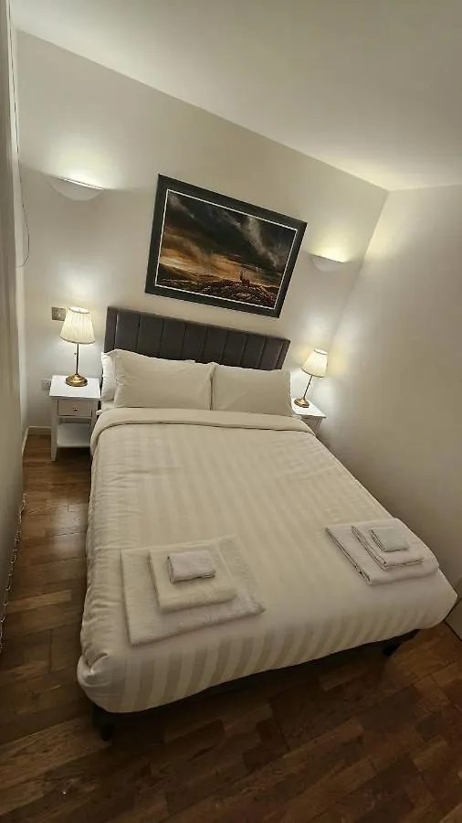 Luxury Apartment In Canary Wharf London